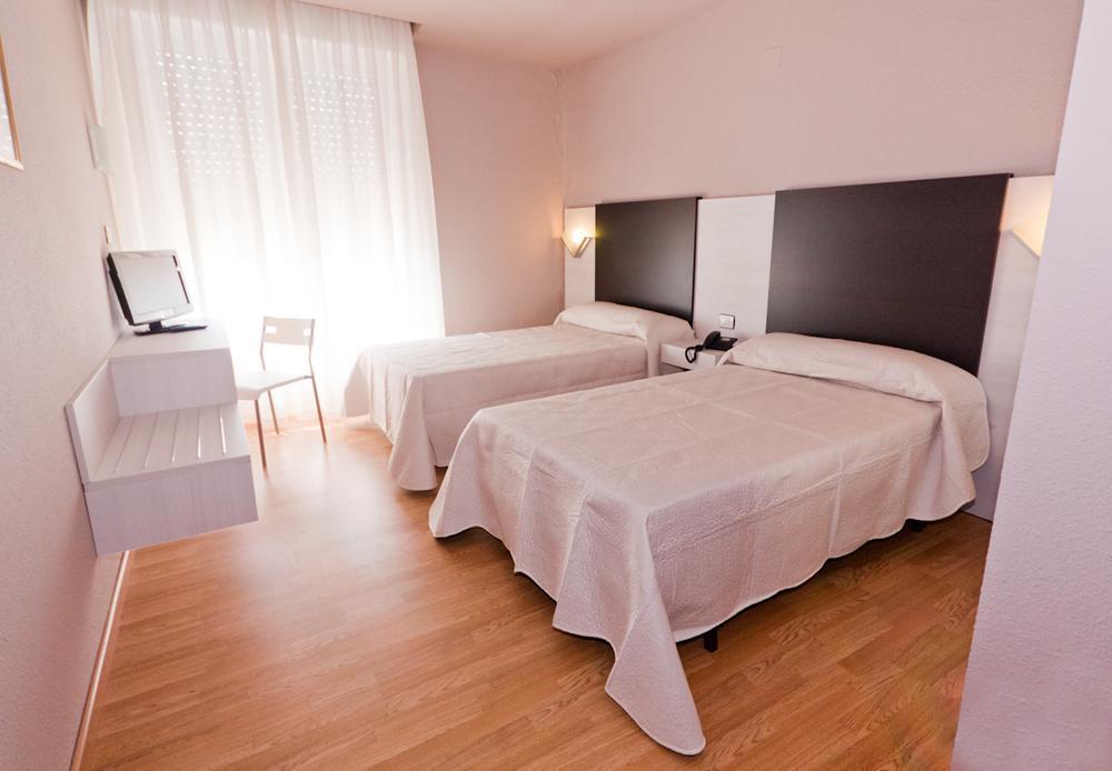 Hotel Fornos Calatayud Pokoj fotografie